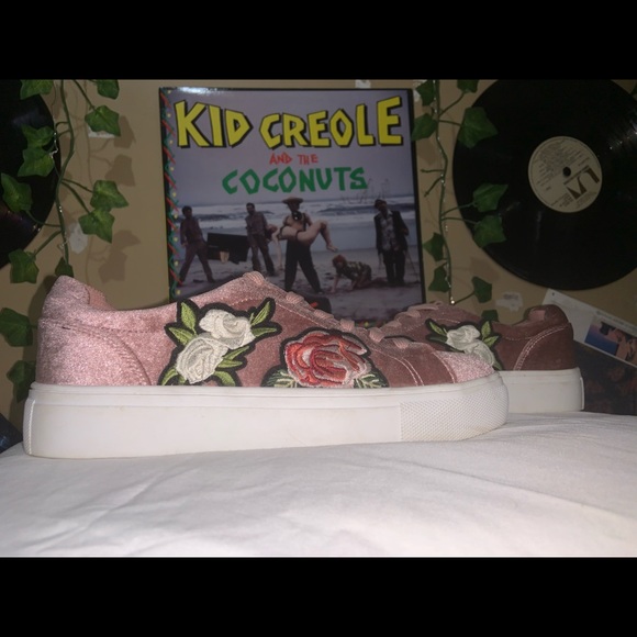 Embroidered madden girl sneakers - Picture 1 of 2